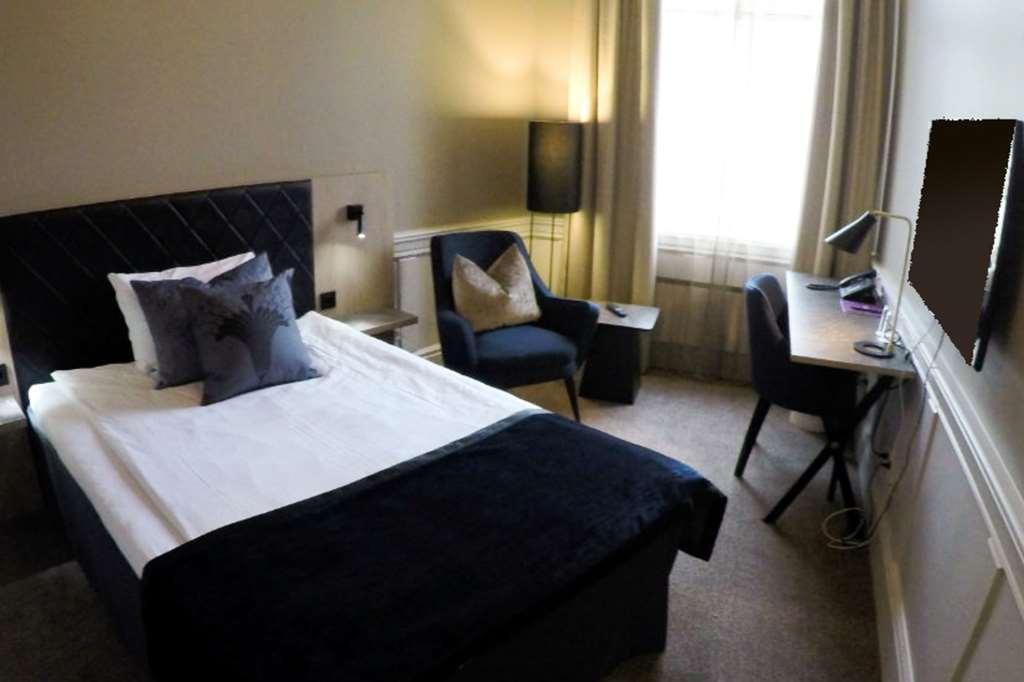 Clarion Collection Hotel Bryggen Alesund Room photo