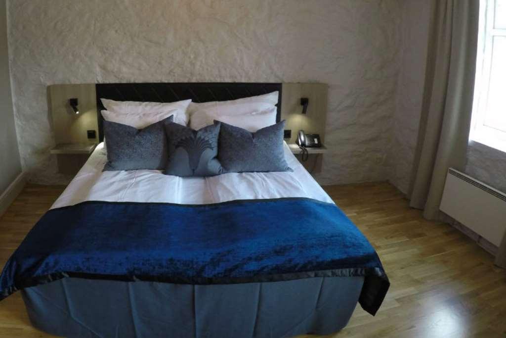 Clarion Collection Hotel Bryggen Alesund Room photo