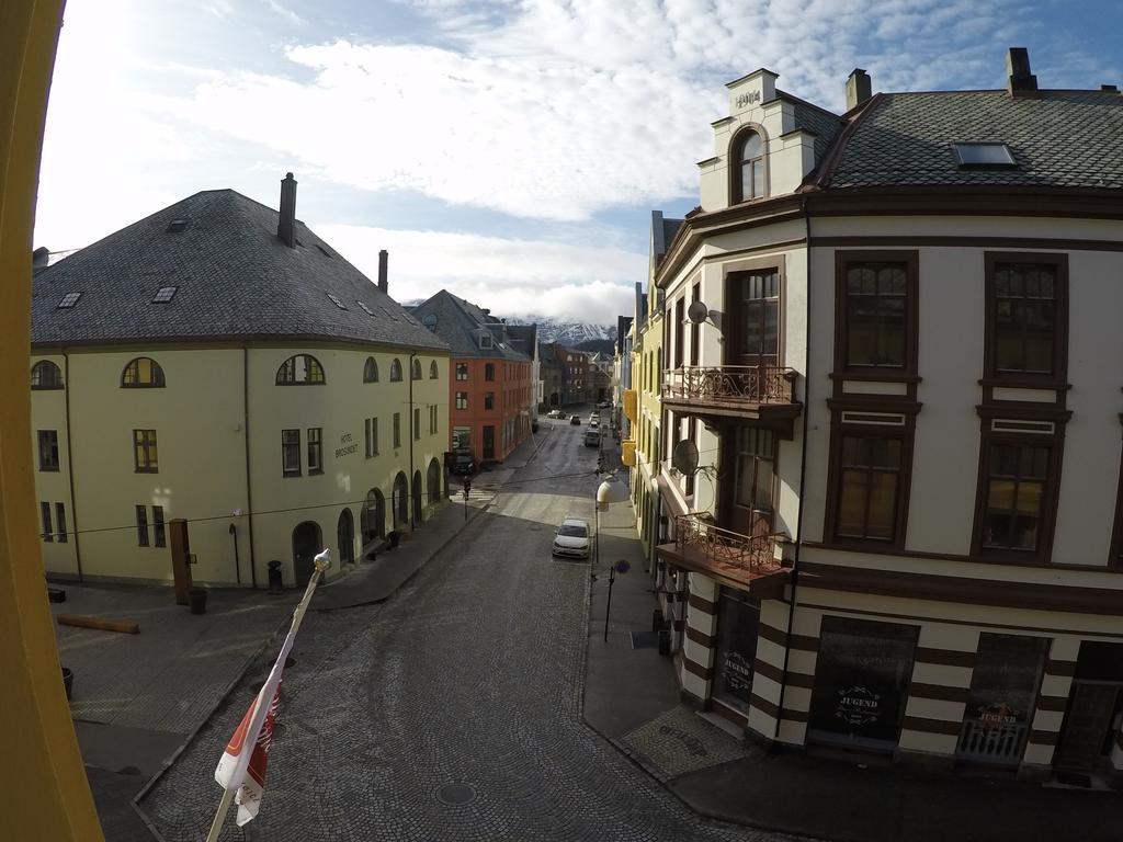 Clarion Collection Hotel Bryggen Alesund Room photo