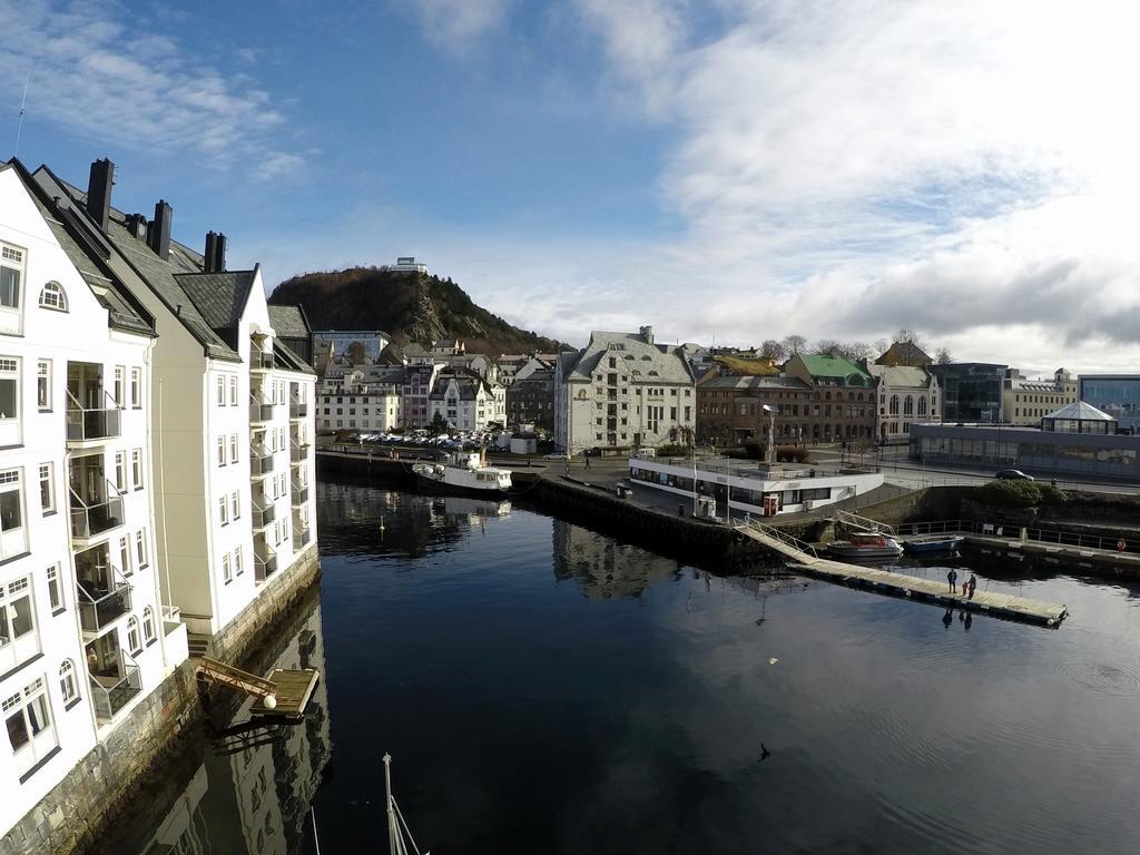Clarion Collection Hotel Bryggen Alesund Room photo